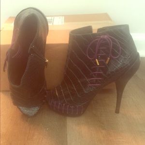 Versace Ankle Boots!!